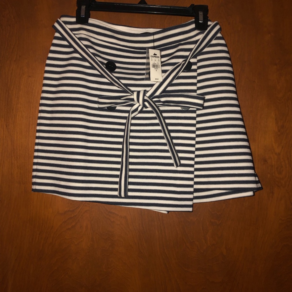 Express women’s skort size 14 NWT